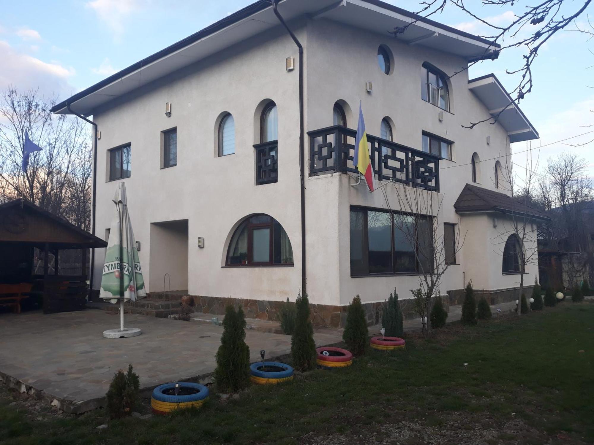Vila Madudu Vălenii de Munte Eksteriør bilde